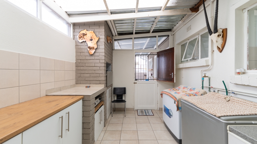4 Bedroom Property for Sale in Peerless Park Western Cape